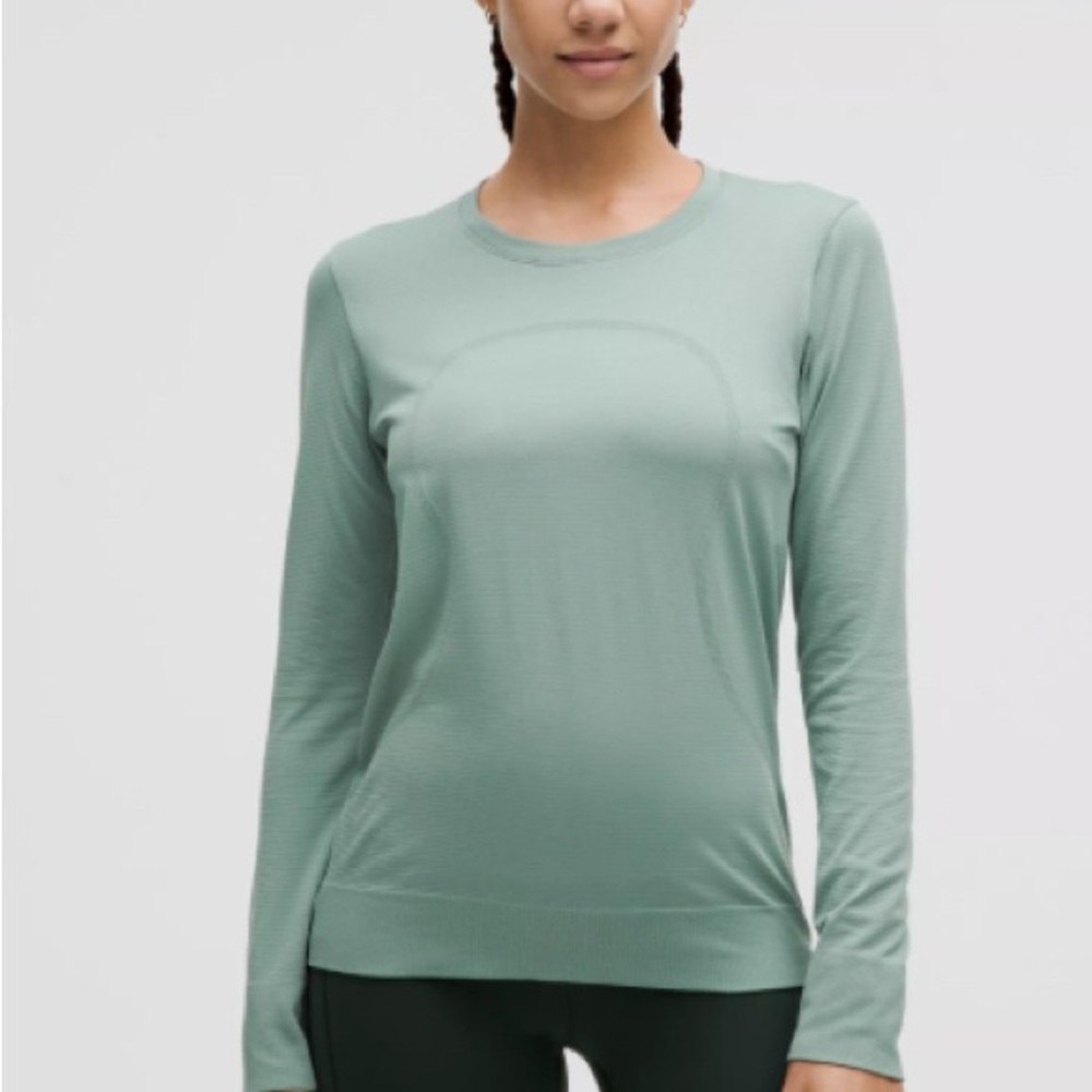 LuluLemon Swiftly Relaxed Hip Length Size 8. Worn 2 Times